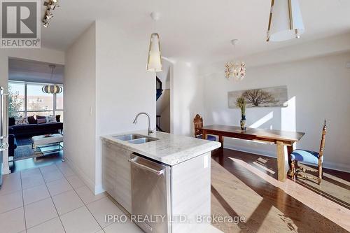 3 - 90 Little Creek Road, Mississauga, ON - Indoor Photo Showing Kitchen With Double Sink