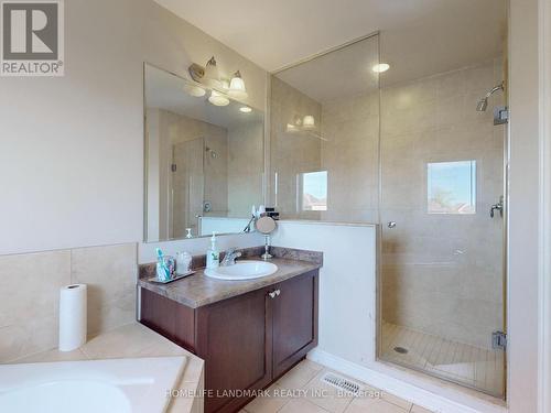 3115 Neyagawa Boulevard, Oakville, ON - Indoor Photo Showing Bathroom
