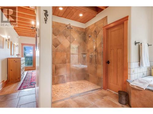 7823 Jordashe Road, Vernon, BC - Indoor Photo Showing Bathroom