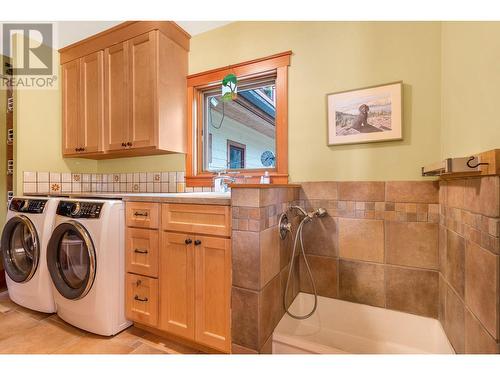 7823 Jordashe Road, Vernon, BC - Indoor Photo Showing Laundry Room