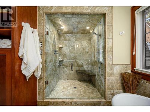 9310 Kalamalka Road, Coldstream, BC - Indoor Photo Showing Bathroom