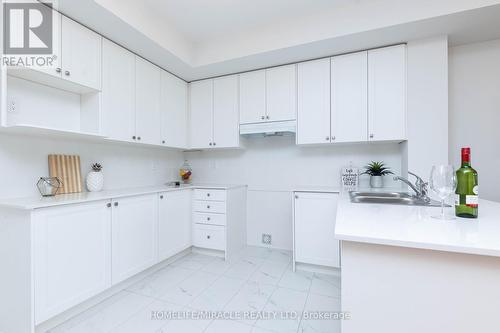 413 Tenant Circle, Vaughan, ON - Indoor Photo Showing Kitchen With Double Sink