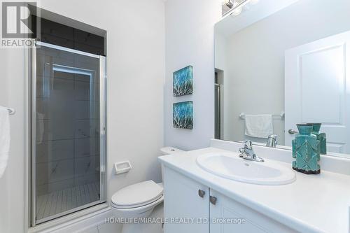 413 Tenant Circle, Vaughan, ON - Indoor Photo Showing Bathroom