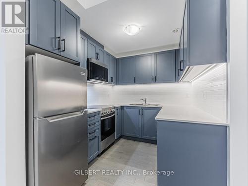 10 - #10 Marquette Avenue, Toronto, ON - Indoor Photo Showing Kitchen With Double Sink