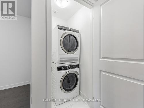 10 - #10 Marquette Avenue, Toronto, ON - Indoor Photo Showing Laundry Room