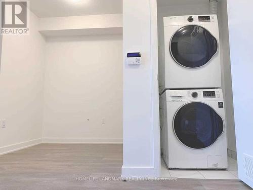 2311 - 99 Broadway Avenue, Toronto, ON - Indoor Photo Showing Laundry Room