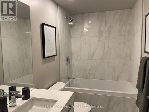 1207 - 458 Richmond Street W, Toronto, ON - Indoor Photo Showing Bathroom