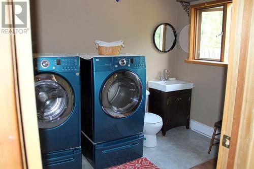 3222 Beaver Valley Road, Horsefly, BC - Indoor Photo Showing Laundry Room