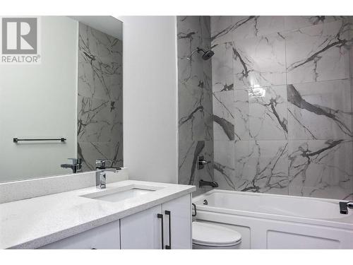 1354 Rutland Road N Unit# 13, Kelowna, BC - Indoor Photo Showing Bathroom