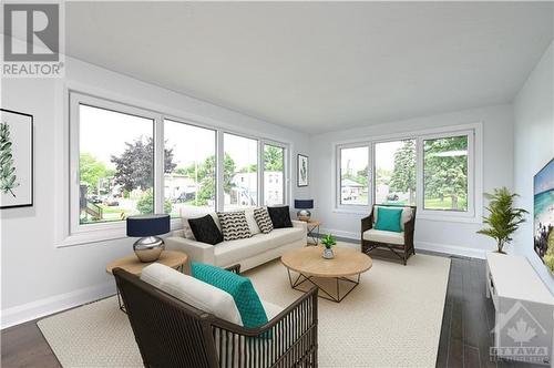 199 Ste Anne Avenue Unit#4, Ottawa, ON - Indoor Photo Showing Living Room
