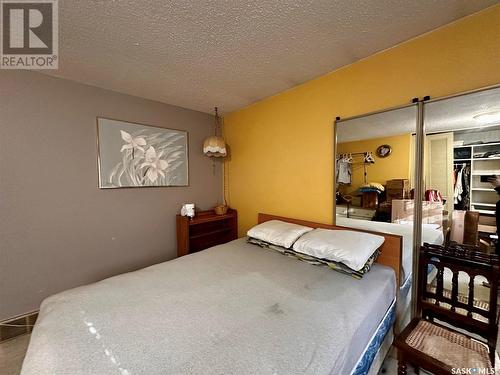 92 Lockwood Road, Regina, SK - Indoor Photo Showing Bedroom
