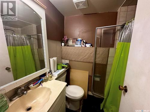 92 Lockwood Road, Regina, SK - Indoor Photo Showing Bathroom