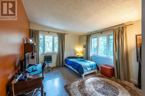 4085 Valleyview Road, Penticton, BC - Indoor Photo Showing Bedroom