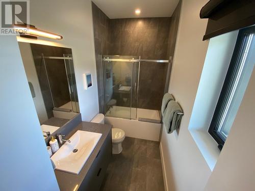 1701 Coursier Avenue Unit# 1107, Revelstoke, BC - Indoor Photo Showing Bathroom