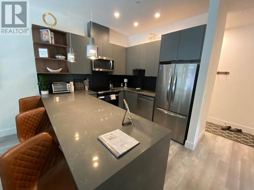 1701 Coursier Avenue Unit# 1107, Revelstoke, BC - Indoor Photo Showing Kitchen