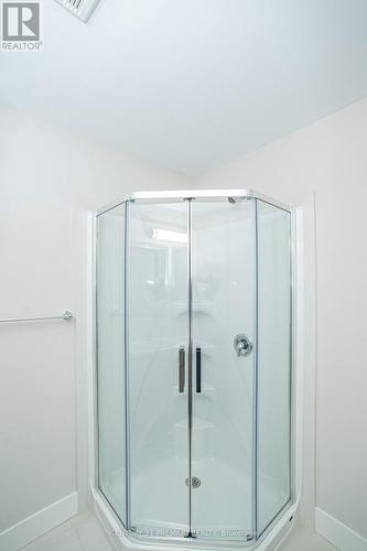 2060 Evans Boulevard, London, ON - Indoor Photo Showing Bathroom