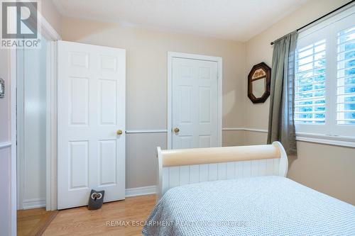 95 Laurendale Avenue, Hamilton, ON - Indoor Photo Showing Bedroom
