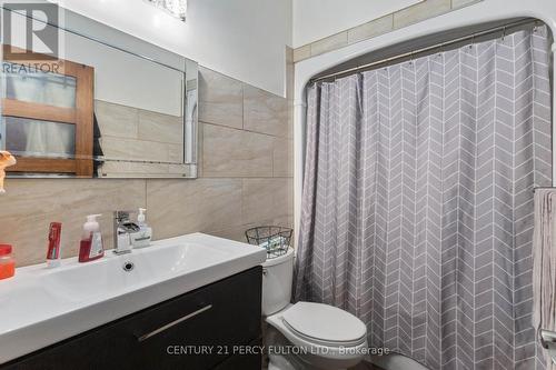 32 Donker Drive, St. Thomas, ON - Indoor Photo Showing Bathroom