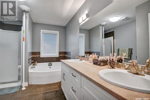 551 Redwood Crescent, Warman, SK - Indoor Photo Showing Bathroom
