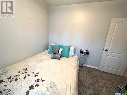 612 4Th Avenue Nw, Swift Current, SK - Indoor Photo Showing Bedroom