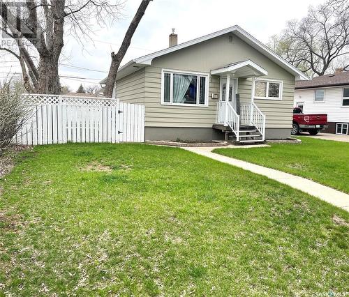 612 4Th Avenue Nw, Swift Current, SK - Outdoor