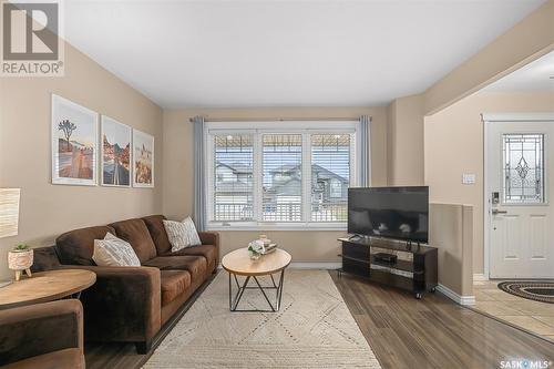 142 West Hampton Boulevard, Saskatoon, SK - Indoor Photo Showing Living Room