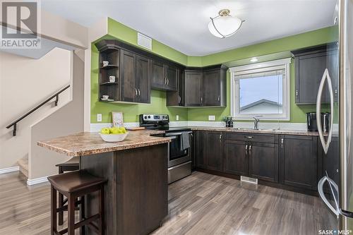 142 West Hampton Boulevard, Saskatoon, SK - Indoor Photo Showing Kitchen With Stainless Steel Kitchen