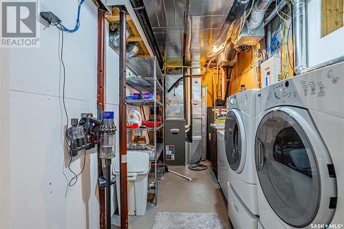 142 West Hampton Boulevard, Saskatoon, SK - Indoor Photo Showing Laundry Room