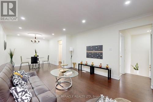 35 Reiber Crescent, Toronto, ON - Indoor Photo Showing Living Room