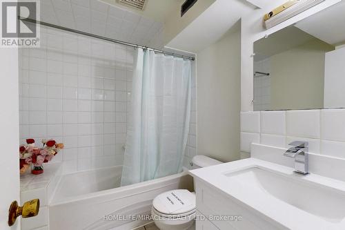 35 Reiber Crescent, Toronto, ON - Indoor Photo Showing Bathroom