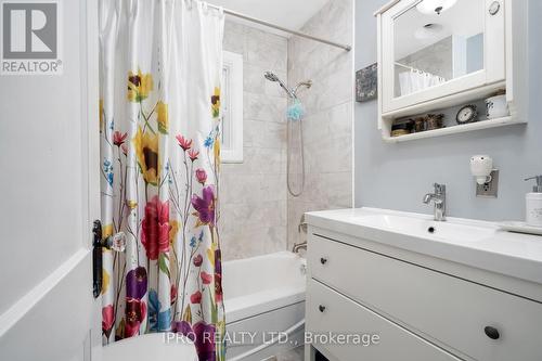 320 Queensdale Avenue, Toronto, ON - Indoor Photo Showing Bathroom