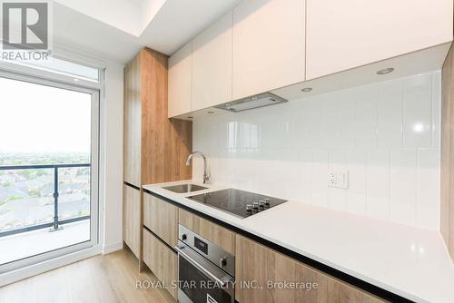 1611 - 7950 Bathurst Street, Vaughan, ON - Indoor Photo Showing Kitchen With Upgraded Kitchen