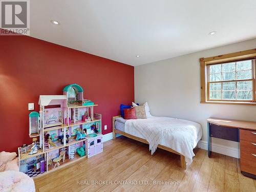 4661 Davis Drive, Whitchurch-Stouffville, ON - Indoor Photo Showing Bedroom