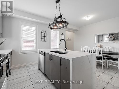1042 Murrell Boulevard, East Gwillimbury, ON - Indoor Photo Showing Kitchen With Double Sink