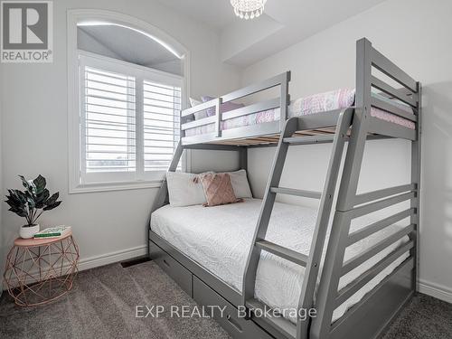 1042 Murrell Boulevard, East Gwillimbury, ON - Indoor Photo Showing Bedroom