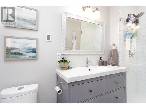 10975 Pretty Road, Lake Country, BC - Indoor Photo Showing Bathroom