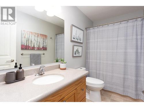 10975 Pretty Road, Lake Country, BC - Indoor Photo Showing Bathroom
