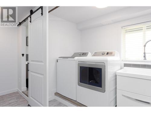 10975 Pretty Road, Lake Country, BC - Indoor Photo Showing Laundry Room