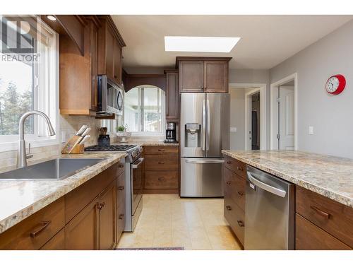 10975 Pretty Road, Lake Country, BC - Indoor Photo Showing Kitchen