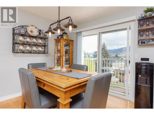 10975 Pretty Road, Lake Country, BC - Indoor Photo Showing Dining Room