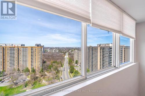 Ph1 - 3695 Kaneff Crescent, Mississauga, ON -  Photo Showing Other Room