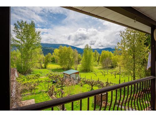 701 5Th Ave, Castlegar, BC - Outdoor With View