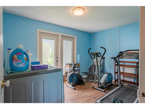 701 5Th Ave, Castlegar, BC - Indoor Photo Showing Gym Room