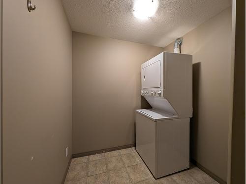 106 - 4874 Stanley Street, Radium Hot Springs, BC - Indoor Photo Showing Laundry Room