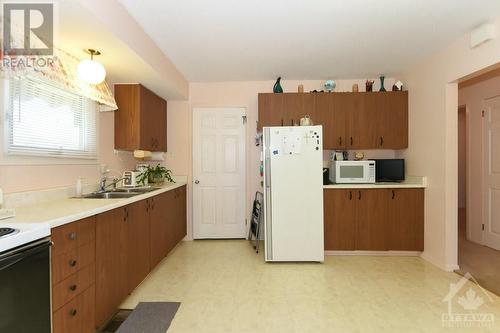 2338 Ogilvie Road, Ottawa, ON - Indoor Photo Showing Kitchen With Double Sink