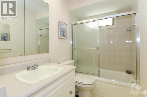2338 Ogilvie Road, Ottawa, ON - Indoor Photo Showing Bathroom