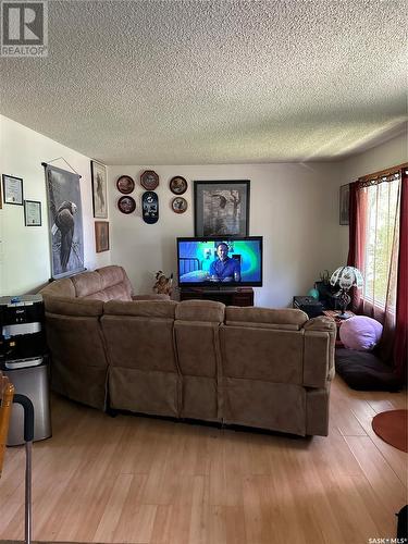 254 Northern Avenue, Canora, SK - Indoor Photo Showing Living Room