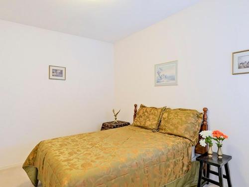 47-1874 Parkview Crescent, Kelowna, BC - Indoor Photo Showing Bedroom