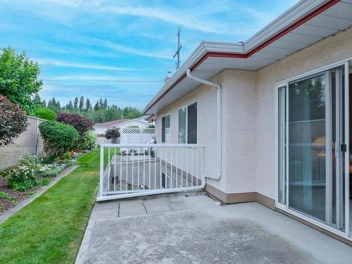 47-1874 Parkview Crescent, Kelowna, BC - Outdoor With Deck Patio Veranda With Exterior