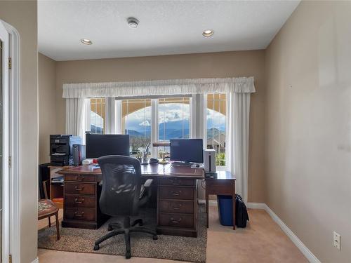 633 Middleton Way, Coldstream, BC - Indoor Photo Showing Office